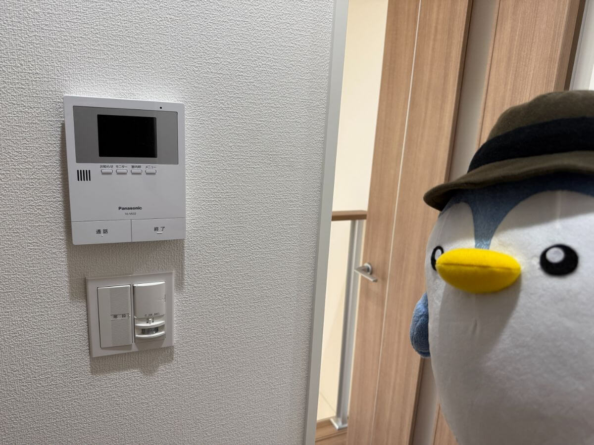 一条工務店の玄関｜子機を増設したインターホン